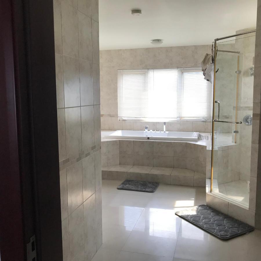 Alexanders Penthouse On The Beach Ocho Rios Exterior foto